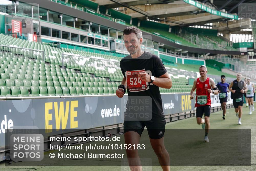13.09.2026 - 21. swb-Marathon Bremen Michael Burmester http://msf.ph/oto/10452183 13.09.2026 12:50:35 Laufen im Stadion 335, 469, 663, 670, 771, 779, 899, 1455, 1510, 1513, 1517, 1605, 1613, 1748, 1970, 1998, 2052, 2130, 2288, 2291, 2295, 2347, 2360, 2442, 2444, 2750, 2909, 3043, 3330, 3440, 3484, 3625, 3647, 3808, 3959, 3973, 4023, 4033, 4247, 4368, 4384, 4473, 4559, 4727, 4743, 4781, 4782, 4852, 4888, 4990, 5066, 5111, 5155, 5314, 5377, 5383, 5521, 5532, 5570, 5585, 5594, 5620, 5627, 5636, 5696, 6267, 6274, 6471, 6652, 6668, 6842, 6901, 6906, 7109, 7115, 7121, 8033, 8798 meine-sportfotos.de