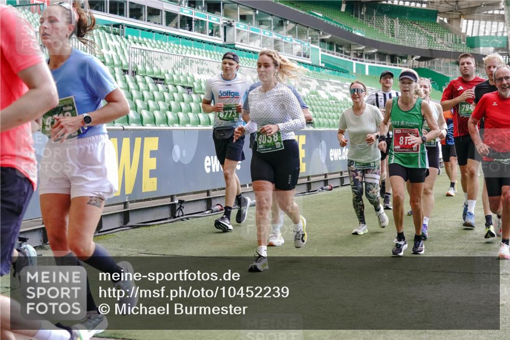 13.09.2026 - 21. swb-Marathon Bremen Michael Burmester http://msf.ph/oto/10452239 13.09.2026 13:09:58 Laufen im Stadion 164, 383, 391, 448, 532, 549, 563, 581, 625, 813, 869, 898, 1025, 1072, 1124, 1150, 1180, 1398, 1738, 1855, 1867, 1880, 1894, 1967, 2202, 2208, 2232, 2243, 2268, 2284, 2333, 2339, 2342, 2380, 2413, 2429, 2432, 2441, 2467, 2471, 2525, 2530, 2553, 2573, 2594, 2654, 2682, 2692, 2714, 2717, 2785, 2819, 2823, 2841, 2897, 2920, 2930, 2931, 2932, 2941, 3032, 3063, 3086, 3089, 3122, 3208, 3291, 3316, 3327, 3333, 3370, 3398, 3410, 3437, 3470, 3707, 3769, 109 meine-sportfotos.de