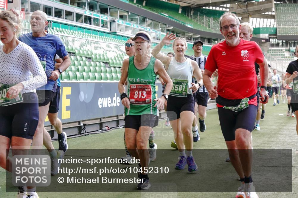 13.09.2026 - 21. swb-Marathon Bremen Michael Burmester http://msf.ph/oto/10452310 13.09.2026 13:09:59 Laufen im Stadion 164, 383, 391, 448, 532, 549, 563, 581, 625, 813, 869, 898, 1025, 1072, 1150, 1180, 1398, 1738, 1855, 1867, 1880, 1894, 1967, 2202, 2208, 2232, 2243, 2268, 2284, 2333, 2339, 2342, 2380, 2413, 2429, 2432, 2441, 2467, 2471, 2525, 2530, 2553, 2573, 2594, 2654, 2682, 2692, 2714, 2717, 2785, 2819, 2823, 2841, 2897, 2920, 2931, 2932, 2941, 3032, 3063, 3086, 3089, 3122, 3208, 3291, 3316, 3327, 3333, 3370, 3398, 3410, 3437, 3470, 3707, 3769, 109 meine-sportfotos.de