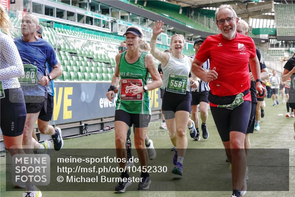 13.09.2026 - 21. swb-Marathon Bremen Michael Burmester http://msf.ph/oto/10452330 13.09.2026 13:09:59 Laufen im Stadion 164, 383, 391, 448, 532, 549, 563, 581, 625, 813, 869, 898, 1025, 1072, 1150, 1180, 1398, 1738, 1855, 1867, 1880, 1894, 1967, 2202, 2208, 2232, 2243, 2268, 2284, 2333, 2339, 2342, 2380, 2413, 2429, 2432, 2441, 2467, 2471, 2525, 2530, 2553, 2573, 2594, 2654, 2682, 2692, 2714, 2717, 2785, 2819, 2823, 2841, 2897, 2920, 2931, 2932, 2941, 3032, 3063, 3086, 3089, 3122, 3208, 3291, 3316, 3327, 3333, 3370, 3398, 3410, 3437, 3470, 3707, 3769, 109 meine-sportfotos.de