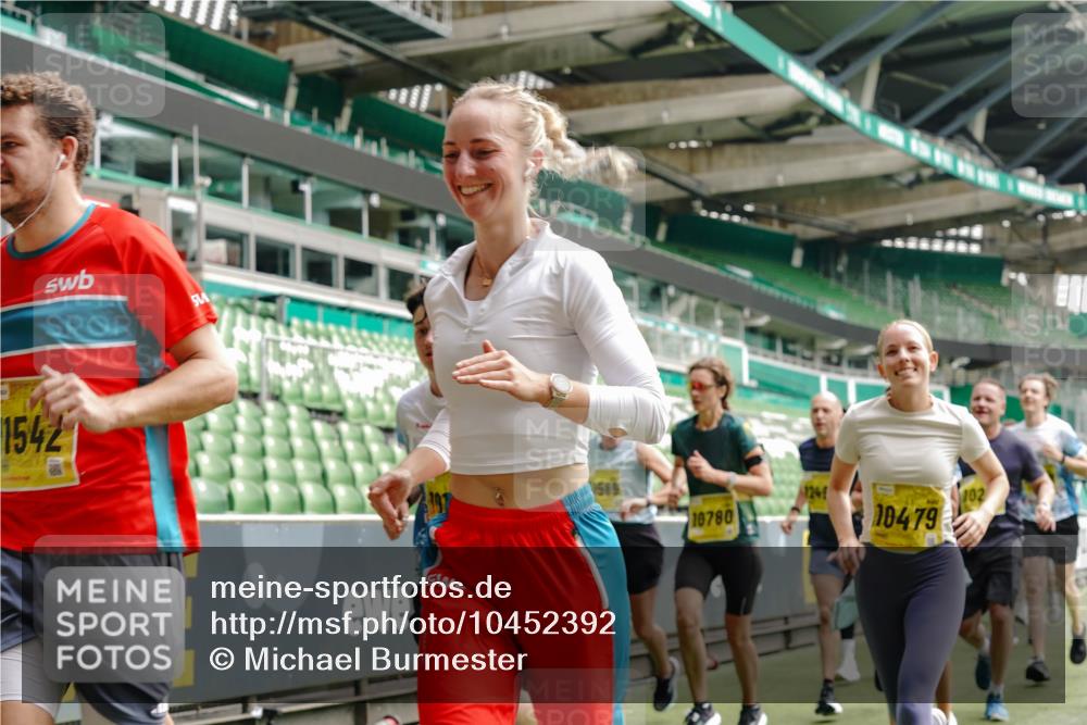 13.09.2026 - 21. swb-Marathon Bremen Michael Burmester http://msf.ph/oto/10452392 13.09.2026 10:31:41 Laufen im Stadion 10141, 10146, 10174, 10222, 10227, 10243, 10246, 10255, 10256, 10281, 10284, 10304, 10322, 10339, 10359, 10365, 10410, 10443, 10448, 10471, 10478, 10479, 10503, 10515, 10517, 10518, 10529, 10540, 10543, 10555, 10565, 10577, 10579, 10588, 10589, 10608, 10610, 10626, 10631, 10641, 10646, 10684, 10685, 10690, 10703, 10704, 10707, 10708, 10714, 10721, 10725, 10757, 10765, 10780, 10821, 10822, 10837, 10838, 10862, 10863, 10884, 10886, 10984, 11038, 11350, 11379 meine-sportfotos.de