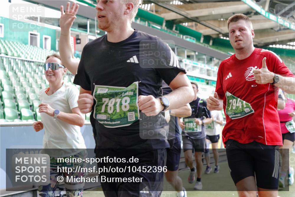 13.09.2026 - 21. swb-Marathon Bremen Michael Burmester http://msf.ph/oto/10452396 13.09.2026 13:10:01 Laufen im Stadion 164, 373, 383, 391, 448, 532, 549, 563, 581, 625, 813, 869, 898, 1025, 1072, 1150, 1180, 1398, 1738, 1855, 1867, 1880, 1894, 1967, 2202, 2208, 2232, 2243, 2268, 2284, 2333, 2339, 2342, 2380, 2413, 2429, 2432, 2441, 2467, 2471, 2525, 2530, 2553, 2573, 2594, 2654, 2682, 2692, 2714, 2717, 2785, 2819, 2823, 2841, 2920, 2931, 2932, 2941, 3032, 3063, 3086, 3089, 3122, 3174, 3208, 3291, 3316, 3327, 3333, 3370, 3398, 3410, 3437, 3470, 3707, 3769, 109 meine-sportfotos.de