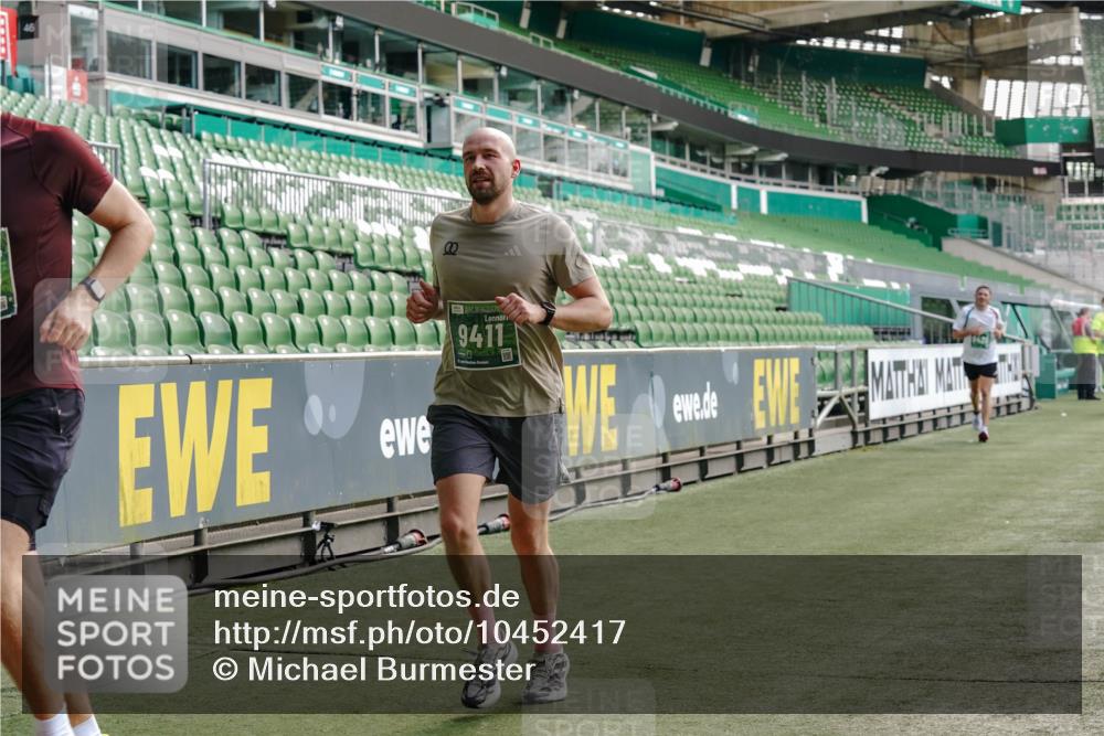 13.09.2026 - 21. swb-Marathon Bremen Michael Burmester http://msf.ph/oto/10452417 13.09.2026 12:50:44 Laufen im Stadion 335, 469, 663, 670, 771, 779, 1125, 1146, 1162, 1455, 1510, 1513, 1517, 1605, 1613, 1970, 1998, 2052, 2130, 2288, 2291, 2295, 2347, 2360, 2442, 2444, 2750, 2909, 3330, 3440, 3484, 3625, 3647, 3703, 3808, 3959, 4023, 4033, 4368, 4384, 4473, 4559, 4582, 4727, 4743, 4781, 4782, 4888, 4895, 5066, 5111, 5155, 5314, 5377, 5383, 5521, 5532, 5570, 5585, 5594, 5620, 5627, 5636, 5696, 6267, 6274, 6471, 6652, 6668, 6842, 6901, 6906, 7109, 7115, 7121, 8033, 8798 meine-sportfotos.de