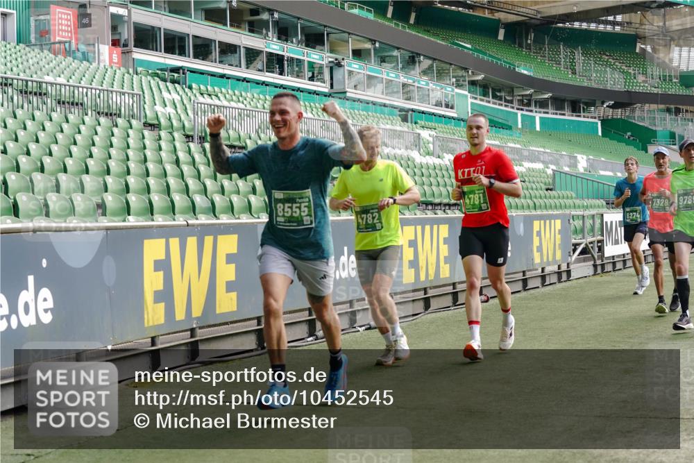 13.09.2026 - 21. swb-Marathon Bremen Michael Burmester http://msf.ph/oto/10452545 13.09.2026 12:50:52 Laufen im Stadion 335, 469, 663, 670, 771, 779, 1125, 1146, 1162, 1455, 1510, 1513, 1517, 1605, 1613, 1970, 1998, 2052, 2130, 2288, 2291, 2295, 2347, 2360, 2442, 2444, 2447, 2750, 2759, 2909, 3440, 3484, 3625, 3647, 3703, 3808, 3959, 4023, 4033, 4165, 4368, 4384, 4473, 4559, 4571, 4582, 4727, 4743, 4781, 4782, 4888, 4895, 5066, 5079, 5111, 5155, 5168, 5314, 5377, 5383, 5521, 5532, 5585, 5620, 5627, 5636, 5696, 6267, 6274, 6471, 6652, 6668, 6901, 6906, 7109, 7115, 7121, 8033, 8798 meine-sportfotos.de