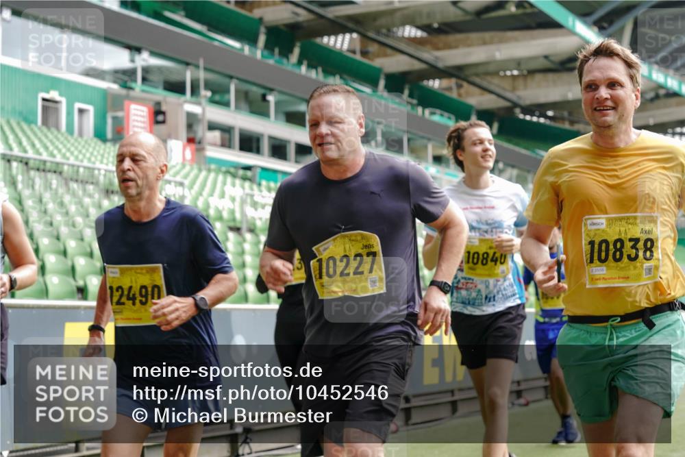 13.09.2026 - 21. swb-Marathon Bremen Michael Burmester http://msf.ph/oto/10452546 13.09.2026 10:31:44 Laufen im Stadion 10141, 10146, 10174, 10222, 10226, 10227, 10243, 10246, 10255, 10256, 10281, 10284, 10304, 10322, 10339, 10359, 10365, 10410, 10443, 10448, 10471, 10478, 10479, 10503, 10515, 10517, 10518, 10529, 10540, 10543, 10555, 10565, 10577, 10579, 10588, 10589, 10608, 10610, 10626, 10631, 10646, 10670, 10684, 10685, 10690, 10703, 10704, 10707, 10708, 10714, 10721, 10725, 10757, 10765, 10821, 10822, 10838, 10862, 10863, 10884, 10886, 10984, 11038, 11350, 11379 meine-sportfotos.de