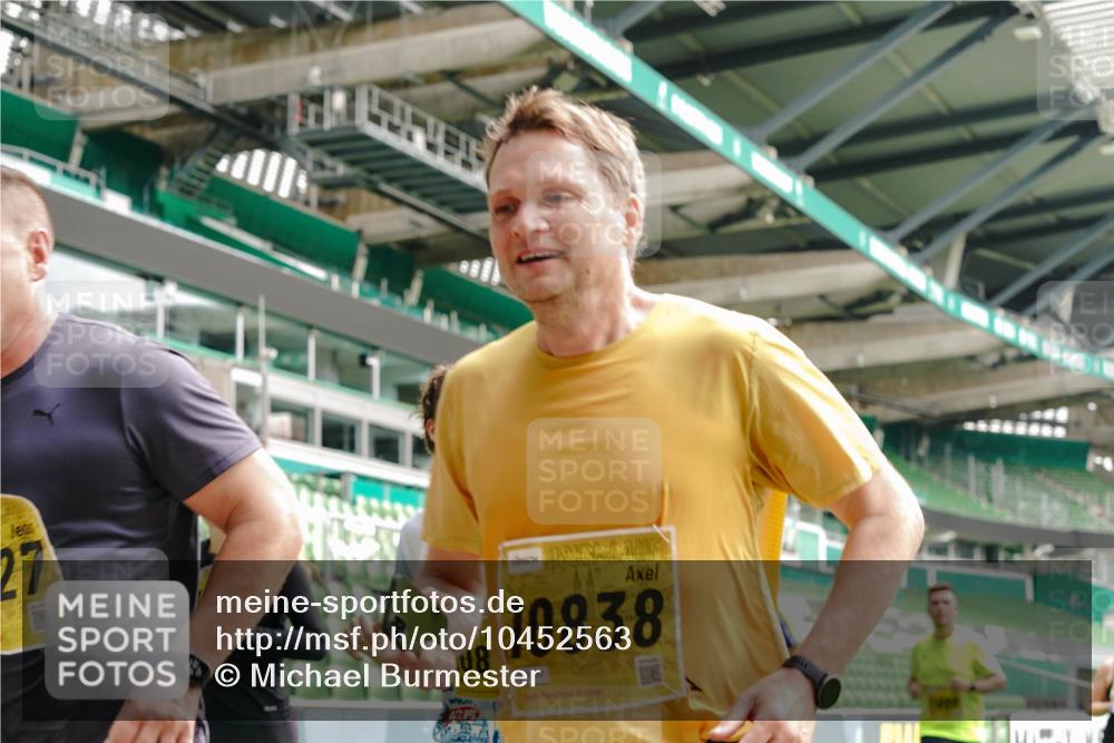 13.09.2026 - 21. swb-Marathon Bremen Michael Burmester http://msf.ph/oto/10452563 13.09.2026 10:31:44 Laufen im Stadion 10141, 10146, 10174, 10222, 10226, 10227, 10243, 10246, 10255, 10256, 10281, 10284, 10304, 10322, 10339, 10359, 10365, 10410, 10443, 10448, 10471, 10478, 10479, 10503, 10515, 10517, 10518, 10529, 10540, 10543, 10555, 10565, 10577, 10579, 10588, 10589, 10608, 10610, 10626, 10631, 10646, 10670, 10684, 10685, 10690, 10703, 10704, 10707, 10708, 10714, 10721, 10725, 10757, 10765, 10821, 10822, 10838, 10862, 10863, 10884, 10886, 10984, 11038, 11350, 11379 meine-sportfotos.de