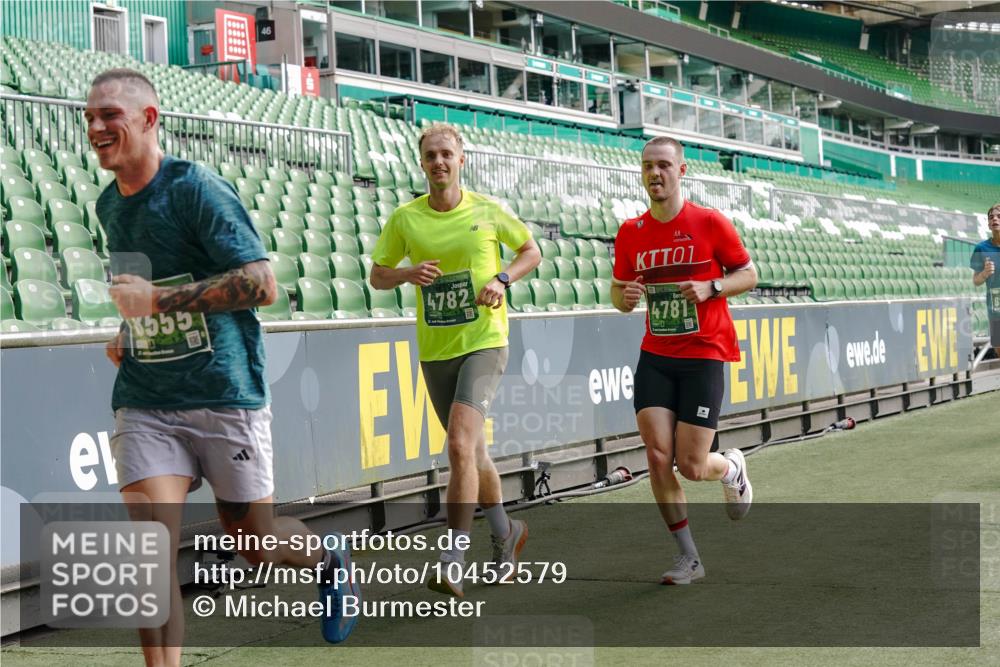 13.09.2026 - 21. swb-Marathon Bremen Michael Burmester http://msf.ph/oto/10452579 13.09.2026 12:50:52 Laufen im Stadion 335, 469, 663, 670, 771, 779, 1125, 1146, 1162, 1455, 1510, 1513, 1517, 1605, 1613, 1970, 1998, 2052, 2130, 2288, 2291, 2295, 2347, 2360, 2442, 2444, 2447, 2750, 2759, 2909, 3440, 3484, 3625, 3647, 3703, 3808, 3959, 4023, 4033, 4165, 4368, 4384, 4473, 4559, 4571, 4582, 4727, 4743, 4781, 4782, 4888, 4895, 5066, 5079, 5111, 5155, 5168, 5314, 5377, 5383, 5521, 5532, 5585, 5620, 5627, 5636, 5696, 6267, 6274, 6471, 6652, 6668, 6901, 6906, 7109, 7115, 7121, 8033, 8798 meine-sportfotos.de