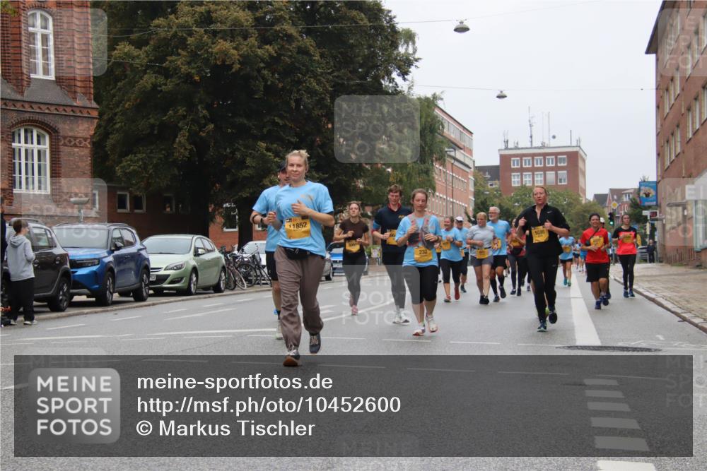 13.09.2026 - Kiel Lauf Markus Tischler http://msf.ph/oto/10452600 13.09.2026 09:50:33 Fleethörn 11852, 8097, 5595, 232, 2777 meine-sportfotos.de