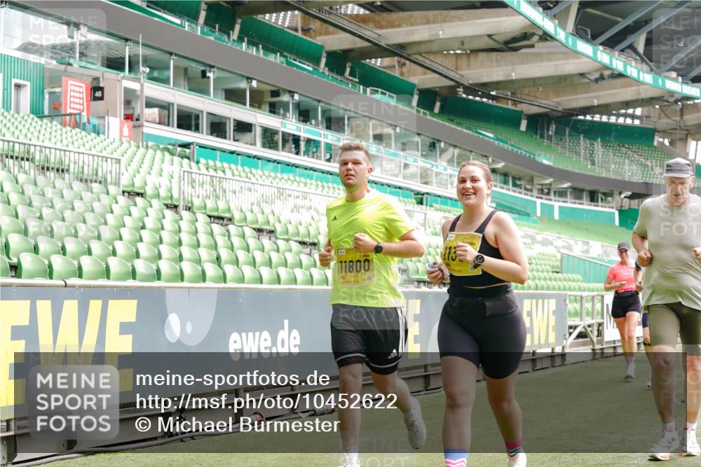 13.09.2026 - 21. swb-Marathon Bremen Michael Burmester http://msf.ph/oto/10452622 13.09.2026 10:31:47 Laufen im Stadion 10141, 10146, 10174, 10222, 10226, 10227, 10243, 10246, 10249, 10255, 10256, 10281, 10284, 10304, 10322, 10339, 10359, 10365, 10410, 10443, 10448, 10471, 10478, 10479, 10503, 10517, 10518, 10529, 10540, 10543, 10555, 10565, 10577, 10579, 10588, 10589, 10608, 10610, 10626, 10631, 10646, 10670, 10684, 10685, 10690, 10703, 10704, 10707, 10708, 10714, 10721, 10725, 10757, 10765, 10821, 10822, 10838, 10862, 10863, 10884, 10886, 11038, 11350, 11379 meine-sportfotos.de
