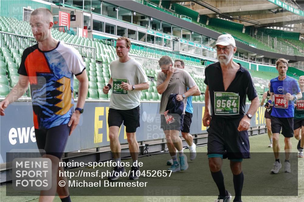 13.09.2026 - 21. swb-Marathon Bremen Michael Burmester http://msf.ph/oto/10452657 13.09.2026 13:10:06 Laufen im Stadion 164, 373, 383, 391, 448, 532, 549, 563, 581, 625, 813, 869, 898, 1025, 1072, 1150, 1180, 1398, 1738, 1855, 1867, 1880, 1894, 1967, 2202, 2208, 2232, 2243, 2268, 2284, 2333, 2339, 2342, 2413, 2429, 2432, 2441, 2471, 2525, 2530, 2553, 2573, 2594, 2654, 2682, 2692, 2714, 2717, 2784, 2785, 2819, 2823, 2920, 2931, 2932, 2941, 3026, 3032, 3063, 3086, 3089, 3122, 3174, 3207, 3208, 3291, 3316, 3327, 3333, 3370, 3398, 3410, 3437, 3470, 3707, 3769, 109 meine-sportfotos.de