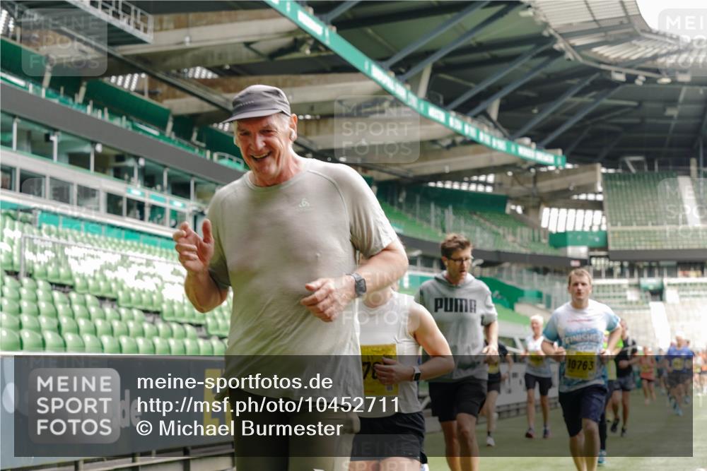 13.09.2026 - 21. swb-Marathon Bremen Michael Burmester http://msf.ph/oto/10452711 13.09.2026 10:31:48 Laufen im Stadion 10141, 10146, 10174, 10222, 10226, 10227, 10243, 10246, 10249, 10255, 10256, 10281, 10284, 10304, 10322, 10339, 10359, 10365, 10410, 10443, 10448, 10471, 10478, 10479, 10503, 10517, 10518, 10529, 10540, 10543, 10555, 10565, 10577, 10579, 10589, 10608, 10610, 10626, 10631, 10646, 10670, 10684, 10685, 10690, 10703, 10704, 10707, 10708, 10714, 10721, 10725, 10757, 10765, 10821, 10822, 10838, 10862, 10863, 10884, 10886, 11038, 11350, 11379 meine-sportfotos.de