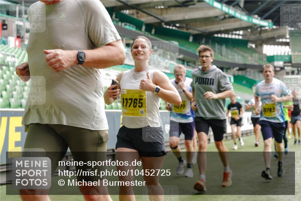 13.09.2026 - 21. swb-Marathon Bremen Michael Burmester http://msf.ph/oto/10452725 13.09.2026 10:31:49 Laufen im Stadion 10141, 10146, 10174, 10222, 10226, 10227, 10243, 10246, 10249, 10255, 10256, 10281, 10284, 10304, 10322, 10339, 10359, 10365, 10410, 10443, 10448, 10471, 10478, 10479, 10486, 10503, 10517, 10518, 10529, 10540, 10543, 10555, 10565, 10577, 10579, 10589, 10608, 10610, 10626, 10631, 10646, 10670, 10684, 10685, 10690, 10703, 10704, 10707, 10708, 10714, 10721, 10725, 10757, 10765, 10771, 10821, 10822, 10838, 10862, 10863, 10884, 10886, 11038, 11350, 11379 meine-sportfotos.de