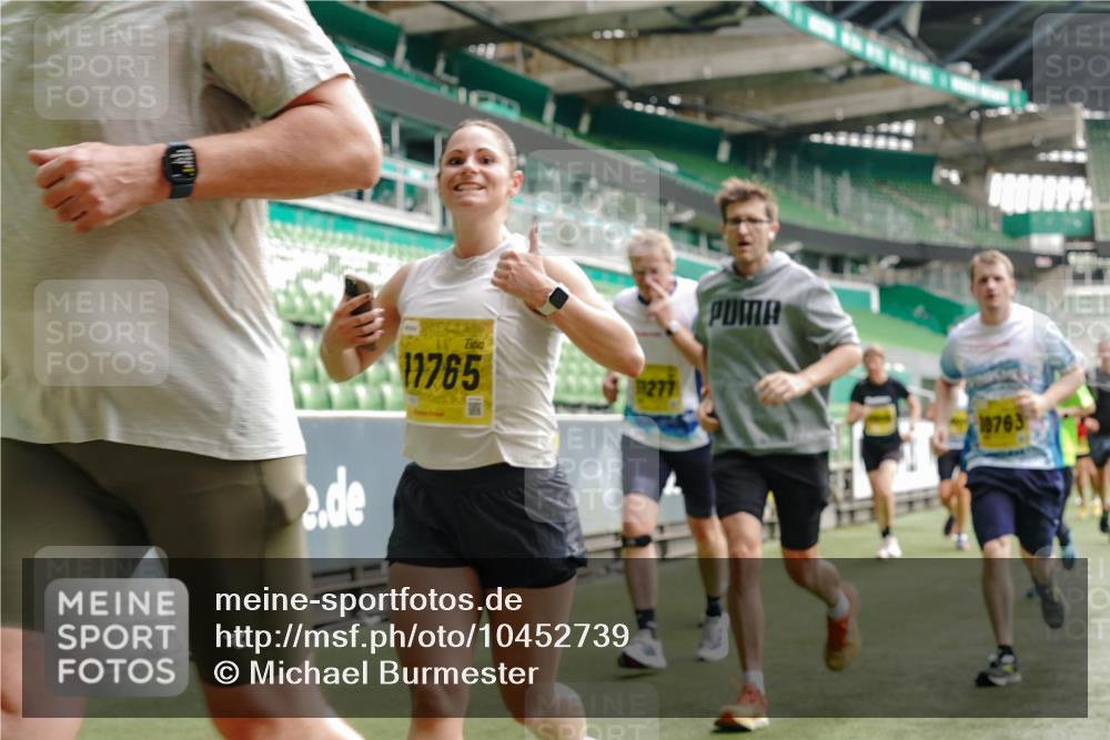 13.09.2026 - 21. swb-Marathon Bremen Michael Burmester http://msf.ph/oto/10452739 13.09.2026 10:31:49 Laufen im Stadion 10141, 10146, 10174, 10222, 10226, 10227, 10243, 10246, 10249, 10255, 10256, 10281, 10284, 10304, 10322, 10339, 10359, 10365, 10410, 10443, 10448, 10471, 10478, 10479, 10486, 10503, 10517, 10518, 10529, 10540, 10543, 10555, 10565, 10577, 10579, 10589, 10608, 10610, 10626, 10631, 10646, 10670, 10684, 10685, 10690, 10703, 10704, 10707, 10708, 10714, 10721, 10725, 10757, 10765, 10771, 10821, 10822, 10838, 10862, 10863, 10884, 10886, 11038, 11350, 11379 meine-sportfotos.de