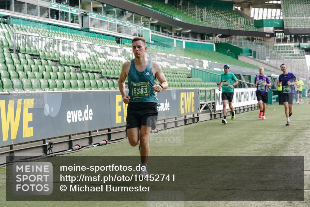 13.09.2026 - 21. swb-Marathon Bremen Michael Burmester http://msf.ph/oto/10452741 13.09.2026 12:50:58 Laufen im Stadion 335, 469, 663, 670, 734, 771, 779, 1043, 1125, 1146, 1162, 1455, 1510, 1513, 1517, 1605, 1613, 1970, 1998, 2052, 2130, 2288, 2291, 2295, 2347, 2360, 2442, 2444, 2447, 2759, 3440, 3484, 3625, 3647, 3703, 3808, 3959, 4023, 4165, 4368, 4384, 4429, 4473, 4559, 4571, 4582, 4727, 4781, 4782, 4888, 4895, 5066, 5079, 5111, 5155, 5168, 5314, 5377, 5379, 5383, 5521, 5532, 5585, 5620, 5627, 5636, 5696, 6267, 6274, 6471, 6652, 6668, 6901, 6906, 7109, 7115, 7121, 8033, 8798 meine-sportfotos.de