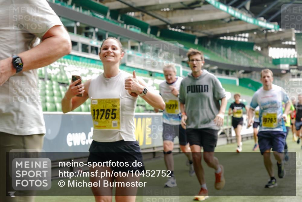 13.09.2026 - 21. swb-Marathon Bremen Michael Burmester http://msf.ph/oto/10452752 13.09.2026 10:31:49 Laufen im Stadion 10141, 10146, 10174, 10222, 10226, 10227, 10243, 10246, 10249, 10255, 10256, 10281, 10284, 10304, 10322, 10339, 10359, 10365, 10410, 10443, 10448, 10471, 10478, 10479, 10486, 10503, 10517, 10518, 10529, 10540, 10543, 10555, 10565, 10577, 10579, 10589, 10608, 10610, 10626, 10631, 10646, 10670, 10684, 10685, 10690, 10703, 10704, 10707, 10708, 10714, 10721, 10725, 10757, 10765, 10771, 10821, 10822, 10838, 10862, 10863, 10884, 10886, 11038, 11350, 11379 meine-sportfotos.de