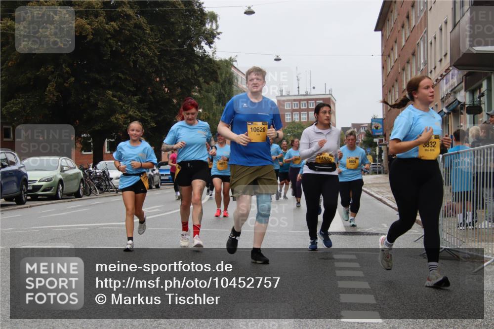 13.09.2026 - Kiel Lauf Markus Tischler http://msf.ph/oto/10452757 13.09.2026 09:51:32 Fleethörn 7867, 10620, 1580, 6601, 3832 meine-sportfotos.de