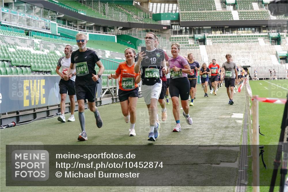 13.09.2026 - 21. swb-Marathon Bremen Michael Burmester http://msf.ph/oto/10452874 13.09.2026 13:10:12 Laufen im Stadion 164, 373, 383, 391, 448, 532, 549, 563, 581, 625, 813, 869, 898, 984, 1072, 1150, 1180, 1398, 1738, 1855, 1867, 1880, 1894, 1967, 2202, 2208, 2232, 2243, 2268, 2284, 2333, 2339, 2342, 2413, 2429, 2432, 2441, 2471, 2525, 2530, 2531, 2553, 2573, 2594, 2654, 2682, 2692, 2714, 2717, 2784, 2785, 2819, 2920, 2931, 2932, 2941, 3026, 3032, 3063, 3086, 3089, 3122, 3174, 3207, 3208, 3291, 3316, 3327, 3333, 3370, 3398, 3409, 3410, 3437, 3470, 3707, 3769, 109 meine-sportfotos.de