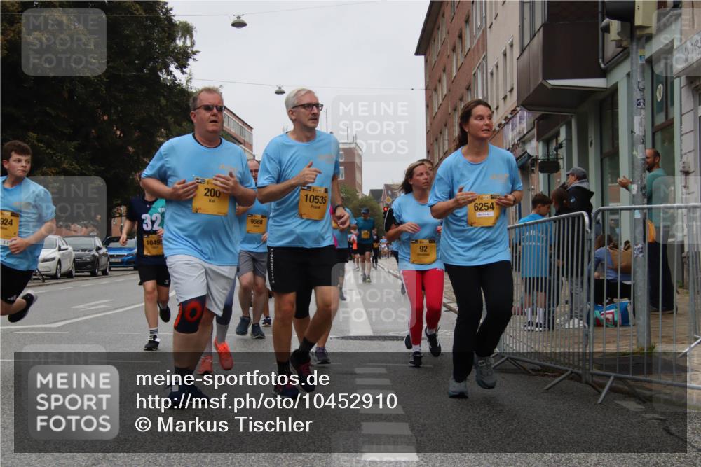 13.09.2026 - Kiel Lauf Markus Tischler http://msf.ph/oto/10452910 13.09.2026 09:52:27 Fleethörn 924, 32, 10495, 200, 9568, 38, 10535, 92, 38, 6254 meine-sportfotos.de