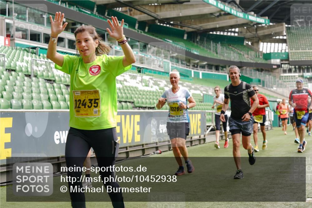 13.09.2026 - 21. swb-Marathon Bremen Michael Burmester http://msf.ph/oto/10452938 13.09.2026 10:31:52 Laufen im Stadion 10141, 10146, 10174, 10222, 10226, 10227, 10243, 10246, 10249, 10255, 10256, 10281, 10284, 10304, 10322, 10339, 10359, 10365, 10410, 10443, 10448, 10471, 10478, 10479, 10486, 10503, 10517, 10518, 10529, 10540, 10543, 10555, 10565, 10577, 10579, 10589, 10608, 10610, 10626, 10631, 10646, 10670, 10675, 10684, 10685, 10690, 10703, 10704, 10707, 10708, 10714, 10721, 10725, 10757, 10765, 10771, 10821, 10822, 10838, 10863, 10886, 11038, 11350, 11379 meine-sportfotos.de