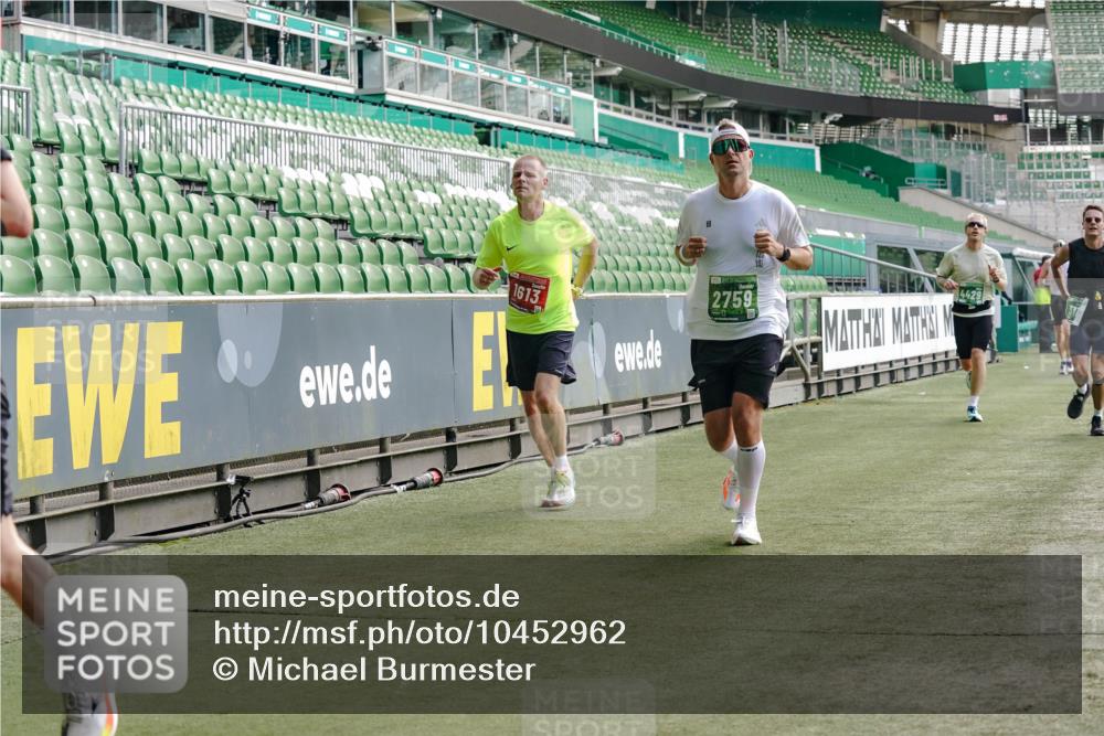13.09.2026 - 21. swb-Marathon Bremen Michael Burmester http://msf.ph/oto/10452962 13.09.2026 12:51:12 Laufen im Stadion 235, 335, 469, 663, 670, 734, 771, 863, 1043, 1125, 1146, 1162, 1455, 1510, 1513, 1517, 1605, 1613, 1970, 1998, 2052, 2130, 2288, 2291, 2295, 2347, 2360, 2442, 2444, 2447, 2759, 2847, 3440, 3484, 3566, 3625, 3647, 3703, 3808, 3959, 4023, 4165, 4368, 4429, 4473, 4559, 4571, 4573, 4582, 4727, 4781, 4782, 4888, 4895, 5066, 5079, 5111, 5152, 5155, 5168, 5314, 5377, 5379, 5383, 5521, 5532, 5620, 5627, 5636, 5696, 6267, 6274, 6471, 6652, 6668, 6901, 6906, 7115, 7121, 8033, 8798 meine-sportfotos.de
