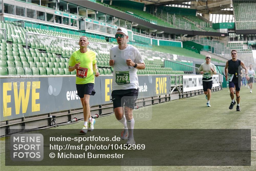 13.09.2026 - 21. swb-Marathon Bremen Michael Burmester http://msf.ph/oto/10452969 13.09.2026 12:51:13 Laufen im Stadion 235, 335, 469, 663, 670, 734, 771, 863, 1043, 1125, 1146, 1162, 1455, 1510, 1513, 1605, 1613, 1970, 1998, 2052, 2130, 2288, 2291, 2295, 2347, 2360, 2442, 2444, 2447, 2759, 2847, 3440, 3484, 3566, 3625, 3647, 3703, 3808, 3959, 4023, 4165, 4368, 4429, 4473, 4559, 4571, 4573, 4582, 4727, 4781, 4782, 4888, 4895, 5066, 5079, 5111, 5152, 5155, 5168, 5314, 5377, 5379, 5383, 5521, 5532, 5620, 5627, 5636, 5696, 6267, 6274, 6471, 6652, 6668, 6901, 6906, 7115, 7121, 8033, 8798 meine-sportfotos.de