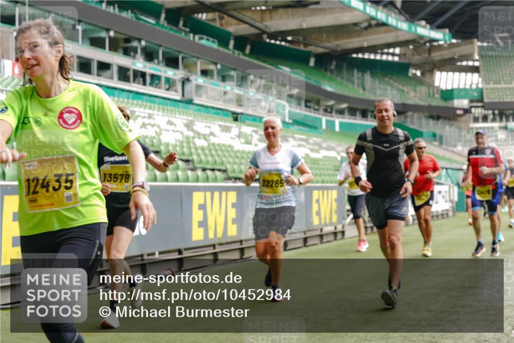 13.09.2026 - 21. swb-Marathon Bremen Michael Burmester http://msf.ph/oto/10452984 13.09.2026 10:31:52 Laufen im Stadion 10141, 10146, 10174, 10222, 10226, 10227, 10243, 10246, 10249, 10255, 10256, 10281, 10284, 10304, 10322, 10339, 10359, 10365, 10410, 10443, 10448, 10471, 10478, 10479, 10486, 10503, 10517, 10518, 10529, 10540, 10543, 10555, 10565, 10577, 10579, 10589, 10608, 10610, 10626, 10631, 10646, 10670, 10675, 10684, 10685, 10690, 10703, 10704, 10707, 10708, 10714, 10721, 10725, 10757, 10765, 10771, 10821, 10822, 10838, 10863, 10886, 11038, 11350, 11379 meine-sportfotos.de
