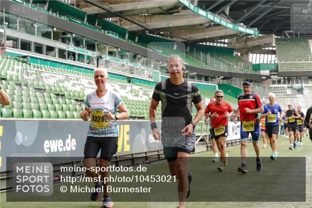 13.09.2026 - 21. swb-Marathon Bremen Michael Burmester http://msf.ph/oto/10453021 13.09.2026 10:31:53 Laufen im Stadion 10141, 10146, 10174, 10222, 10226, 10227, 10243, 10246, 10249, 10255, 10256, 10281, 10284, 10304, 10322, 10339, 10359, 10365, 10410, 10443, 10448, 10471, 10478, 10479, 10486, 10503, 10517, 10518, 10529, 10540, 10543, 10555, 10565, 10577, 10579, 10589, 10608, 10610, 10626, 10631, 10646, 10670, 10675, 10684, 10685, 10690, 10703, 10704, 10707, 10708, 10714, 10721, 10725, 10757, 10765, 10771, 10821, 10822, 10838, 10886, 11038, 11350, 11379 meine-sportfotos.de