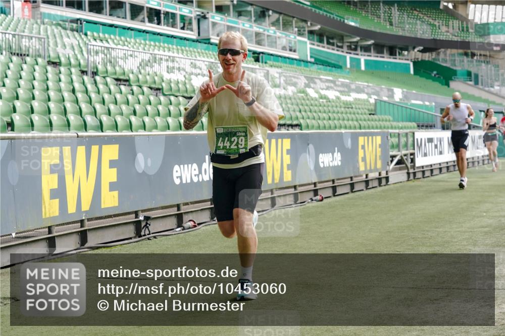 13.09.2026 - 21. swb-Marathon Bremen Michael Burmester http://msf.ph/oto/10453060 13.09.2026 12:51:16 Laufen im Stadion 235, 335, 469, 663, 670, 734, 771, 863, 1043, 1125, 1146, 1162, 1455, 1510, 1513, 1605, 1613, 1970, 1998, 2008, 2052, 2130, 2291, 2295, 2347, 2360, 2442, 2444, 2447, 2759, 2847, 3440, 3484, 3566, 3625, 3647, 3703, 3808, 3959, 4023, 4165, 4368, 4429, 4473, 4559, 4571, 4573, 4582, 4727, 4781, 4782, 4888, 4895, 5066, 5079, 5111, 5152, 5155, 5168, 5314, 5377, 5379, 5383, 5521, 5532, 5620, 5627, 5636, 5696, 6267, 6274, 6471, 6652, 6668, 6901, 6906, 7121, 8033, 8798 meine-sportfotos.de