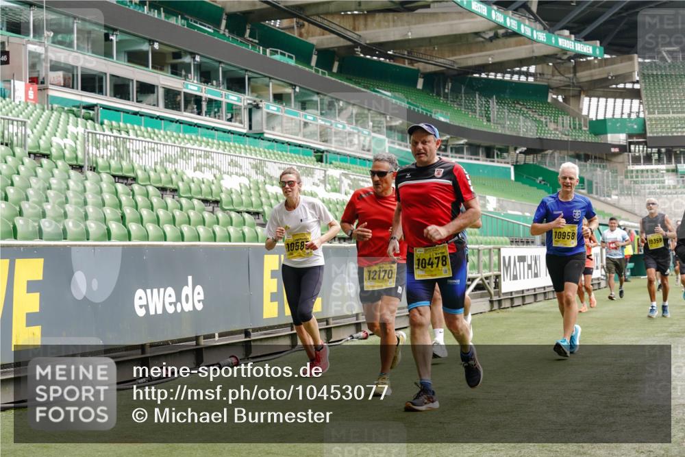 13.09.2026 - 21. swb-Marathon Bremen Michael Burmester http://msf.ph/oto/10453077 13.09.2026 10:31:55 Laufen im Stadion 10141, 10146, 10174, 10222, 10226, 10227, 10243, 10246, 10249, 10255, 10256, 10281, 10284, 10304, 10322, 10339, 10359, 10365, 10372, 10410, 10443, 10448, 10471, 10478, 10479, 10486, 10503, 10517, 10518, 10529, 10540, 10543, 10555, 10565, 10577, 10579, 10589, 10608, 10610, 10626, 10631, 10646, 10670, 10675, 10684, 10685, 10690, 10703, 10704, 10707, 10708, 10714, 10721, 10725, 10757, 10765, 10771, 10821, 10822, 10838, 10886, 11038, 11350, 11379 meine-sportfotos.de