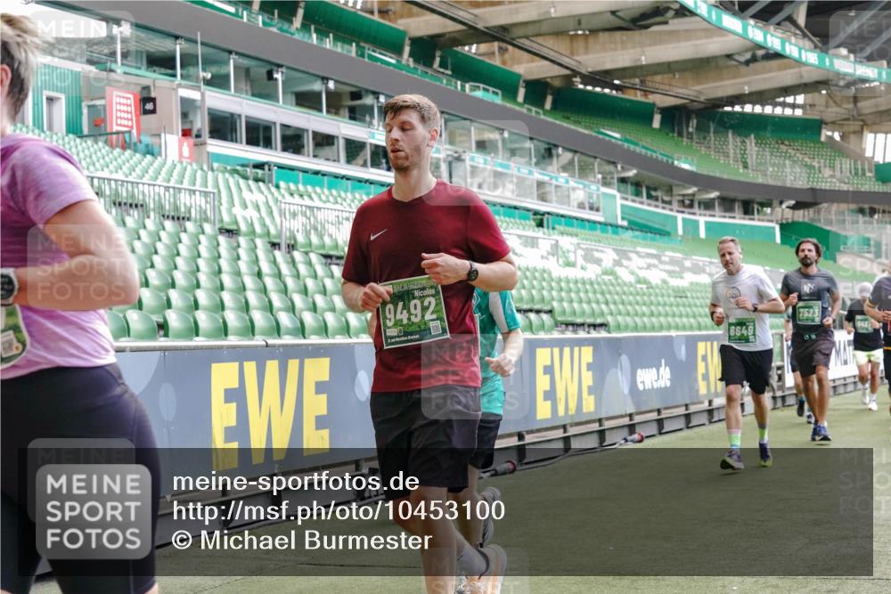 13.09.2026 - 21. swb-Marathon Bremen Michael Burmester http://msf.ph/oto/10453100 13.09.2026 13:10:16 Laufen im Stadion 164, 373, 383, 391, 448, 532, 549, 563, 581, 625, 813, 869, 898, 984, 1072, 1150, 1180, 1398, 1738, 1855, 1867, 1880, 1894, 1967, 2202, 2208, 2232, 2243, 2268, 2284, 2333, 2339, 2342, 2413, 2429, 2432, 2441, 2443, 2471, 2525, 2530, 2531, 2553, 2573, 2589, 2594, 2654, 2682, 2692, 2714, 2717, 2784, 2785, 2819, 2920, 2931, 2932, 2941, 3026, 3032, 3063, 3086, 3089, 3122, 3174, 3207, 3208, 3291, 3316, 3327, 3333, 3370, 3398, 3409, 3410, 3437, 3470, 3707, 3769, 109 meine-sportfotos.de