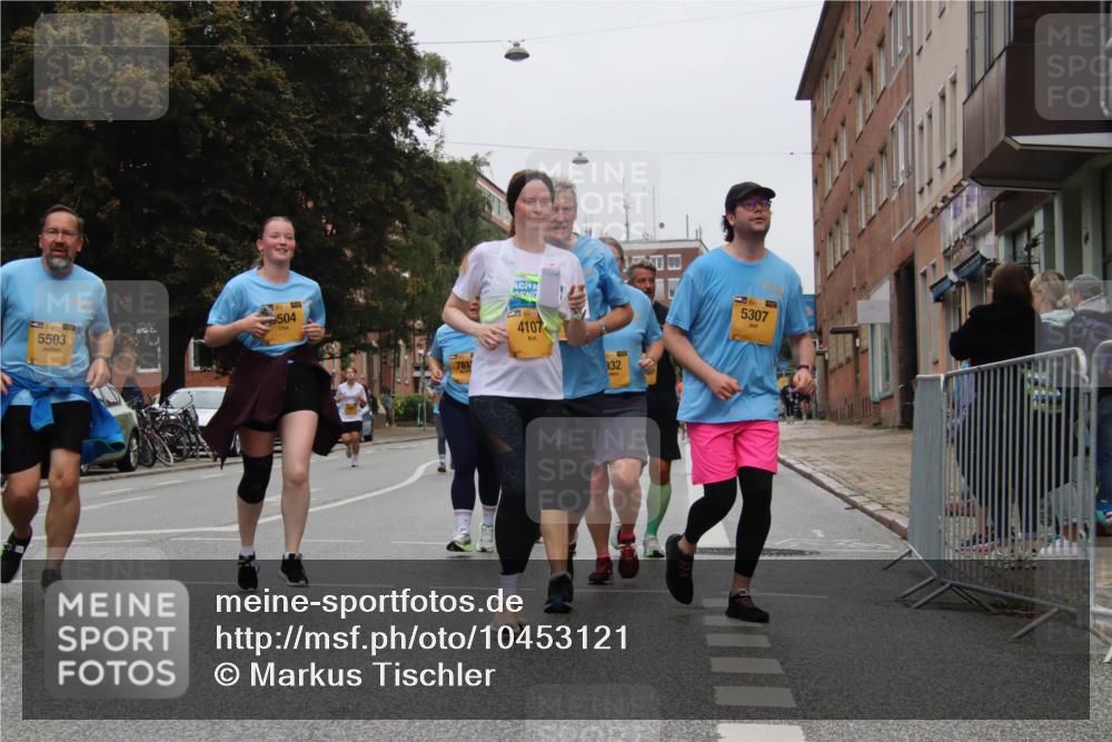 13.09.2026 - Kiel Lauf Markus Tischler http://msf.ph/oto/10453121 13.09.2026 09:53:29 Fleethörn 5503, 504, 781, 4107, 932, 139, 5307 meine-sportfotos.de