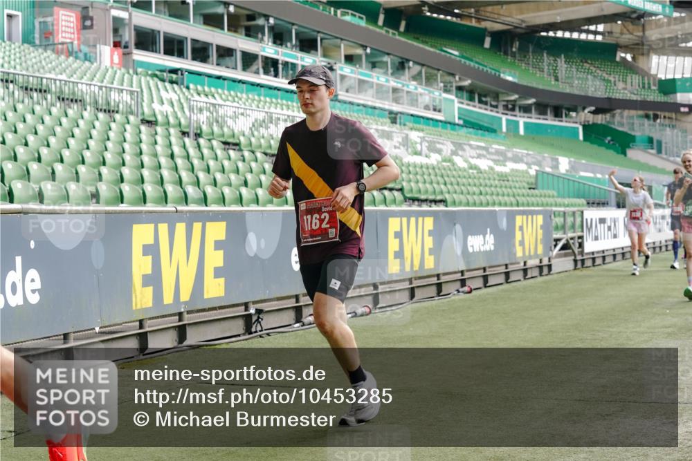 13.09.2026 - 21. swb-Marathon Bremen Michael Burmester http://msf.ph/oto/10453285 13.09.2026 12:51:26 Laufen im Stadion 235, 335, 469, 734, 771, 863, 1043, 1125, 1146, 1162, 1232, 1455, 1492, 1510, 1513, 1613, 1955, 1970, 1998, 2008, 2130, 2291, 2295, 2360, 2442, 2444, 2447, 2759, 2847, 3440, 3484, 3566, 3647, 3703, 3808, 3830, 3899, 3959, 3988, 4023, 4165, 4368, 4429, 4473, 4475, 4559, 4571, 4573, 4582, 4727, 4781, 4782, 4888, 4895, 5066, 5079, 5152, 5155, 5168, 5314, 5379, 5521, 5532, 5620, 5627, 5636, 5696, 6267, 6274, 6471, 6668, 6901, 7121, 8033, 8798 meine-sportfotos.de