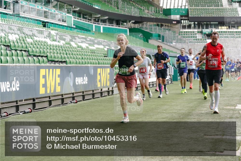 13.09.2026 - 21. swb-Marathon Bremen Michael Burmester http://msf.ph/oto/10453316 13.09.2026 12:51:27 Laufen im Stadion 235, 335, 469, 734, 771, 863, 1043, 1125, 1146, 1162, 1232, 1455, 1492, 1510, 1513, 1613, 1955, 1970, 1998, 2008, 2130, 2291, 2295, 2360, 2442, 2444, 2447, 2759, 2847, 3440, 3484, 3566, 3647, 3703, 3808, 3830, 3899, 3959, 3988, 4023, 4165, 4368, 4429, 4473, 4475, 4559, 4571, 4573, 4582, 4727, 4781, 4782, 4888, 4895, 5066, 5079, 5152, 5155, 5168, 5314, 5379, 5521, 5532, 5620, 5627, 5636, 5696, 6267, 6274, 6471, 6668, 6901, 7121, 8033, 8798 meine-sportfotos.de