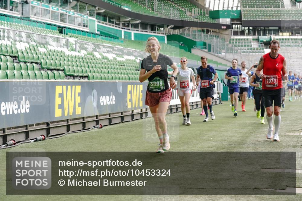 13.09.2026 - 21. swb-Marathon Bremen Michael Burmester http://msf.ph/oto/10453324 13.09.2026 12:51:28 Laufen im Stadion 235, 335, 469, 734, 771, 863, 1043, 1125, 1146, 1162, 1232, 1455, 1492, 1510, 1513, 1613, 1955, 1970, 1998, 2008, 2130, 2291, 2295, 2360, 2442, 2444, 2447, 2759, 2847, 3440, 3484, 3566, 3647, 3703, 3808, 3830, 3899, 3959, 3988, 4023, 4165, 4368, 4429, 4473, 4475, 4559, 4571, 4573, 4582, 4727, 4781, 4782, 4888, 4895, 5066, 5079, 5152, 5155, 5168, 5314, 5379, 5521, 5532, 5620, 5627, 5636, 5696, 6267, 6274, 6471, 6668, 6901, 8033, 8798 meine-sportfotos.de