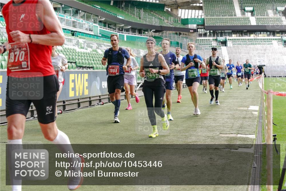 13.09.2026 - 21. swb-Marathon Bremen Michael Burmester http://msf.ph/oto/10453446 13.09.2026 12:51:31 Laufen im Stadion 235, 335, 469, 734, 771, 863, 1043, 1125, 1146, 1162, 1232, 1455, 1492, 1510, 1513, 1613, 1955, 1970, 1998, 2008, 2130, 2291, 2295, 2360, 2442, 2444, 2447, 2498, 2759, 2847, 3085, 3440, 3484, 3566, 3647, 3703, 3808, 3830, 3899, 3959, 3988, 4023, 4165, 4283, 4368, 4429, 4473, 4475, 4559, 4571, 4573, 4582, 4727, 4781, 4782, 4888, 4895, 5066, 5079, 5152, 5155, 5168, 5314, 5379, 5521, 5532, 5620, 5627, 5636, 5696, 6267, 6274, 6471, 6668, 6901, 8033, 8798 meine-sportfotos.de