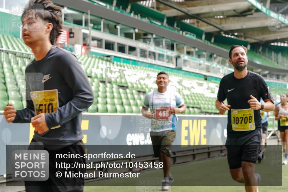 13.09.2026 - 21. swb-Marathon Bremen Michael Burmester http://msf.ph/oto/10453458 13.09.2026 10:32:02 Laufen im Stadion 10141, 10146, 10174, 10203, 10222, 10226, 10227, 10243, 10246, 10249, 10255, 10256, 10281, 10284, 10322, 10365, 10372, 10410, 10443, 10448, 10471, 10478, 10479, 10486, 10503, 10517, 10518, 10529, 10540, 10543, 10550, 10555, 10565, 10577, 10579, 10589, 10608, 10610, 10626, 10631, 10646, 10670, 10675, 10684, 10685, 10690, 10703, 10704, 10707, 10708, 10714, 10721, 10725, 10757, 10765, 10771, 10821, 10822, 10838, 10886, 11350, 11379 meine-sportfotos.de