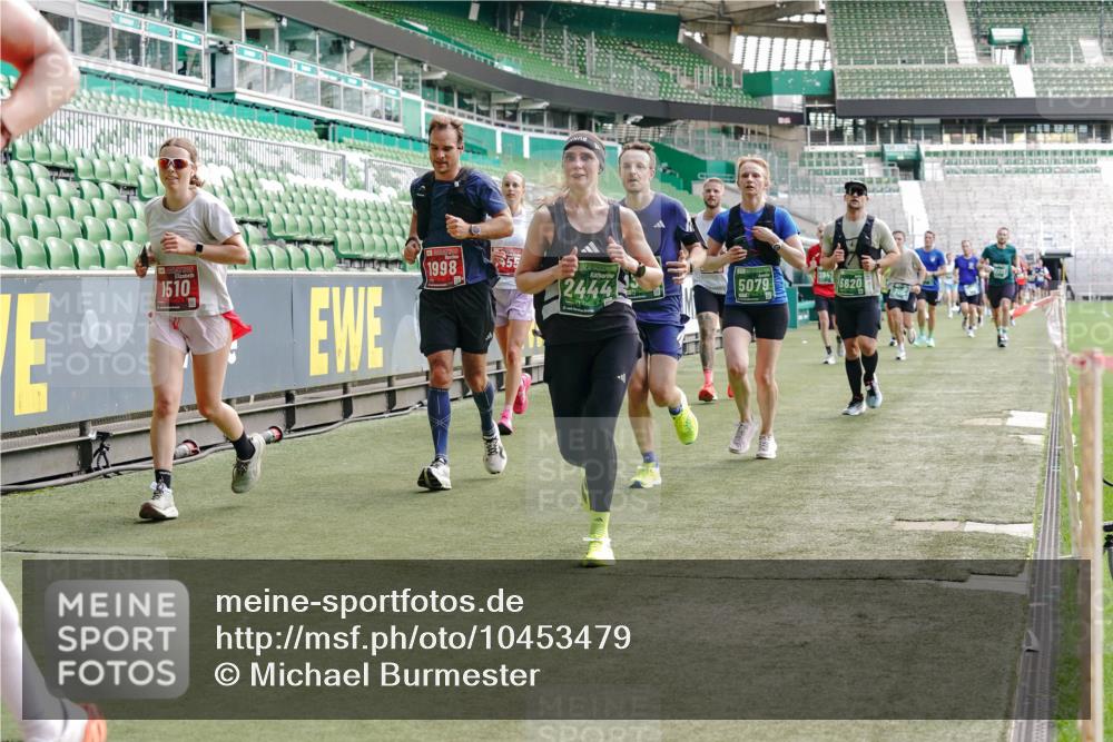 13.09.2026 - 21. swb-Marathon Bremen Michael Burmester http://msf.ph/oto/10453479 13.09.2026 12:51:32 Laufen im Stadion 235, 335, 734, 771, 863, 1043, 1125, 1146, 1162, 1232, 1455, 1492, 1510, 1513, 1613, 1955, 1970, 1998, 2008, 2130, 2291, 2295, 2360, 2442, 2444, 2447, 2498, 2759, 2847, 3085, 3440, 3484, 3566, 3647, 3703, 3808, 3830, 3899, 3959, 3988, 4023, 4165, 4283, 4368, 4429, 4473, 4475, 4559, 4571, 4573, 4582, 4727, 4781, 4782, 4888, 4895, 5066, 5079, 5152, 5155, 5168, 5314, 5379, 5521, 5532, 5620, 5627, 5636, 5696, 6267, 6274, 6471, 6668, 6901, 8033, 8798 meine-sportfotos.de