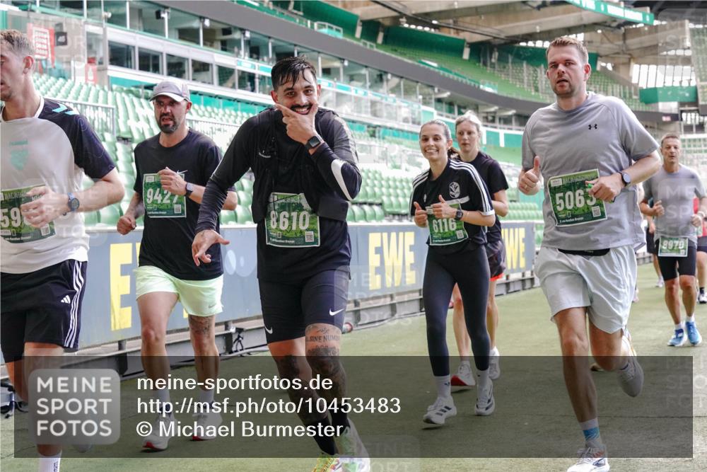 13.09.2026 - 21. swb-Marathon Bremen Michael Burmester http://msf.ph/oto/10453483 13.09.2026 13:10:23 Laufen im Stadion 164, 373, 383, 391, 448, 532, 549, 563, 581, 625, 813, 869, 898, 984, 1072, 1150, 1180, 1738, 1855, 1867, 1880, 1894, 1967, 2202, 2208, 2232, 2243, 2268, 2284, 2330, 2333, 2339, 2342, 2429, 2432, 2441, 2443, 2471, 2525, 2530, 2531, 2553, 2573, 2589, 2594, 2654, 2682, 2714, 2717, 2784, 2785, 2819, 2836, 2920, 2931, 2932, 2941, 3026, 3032, 3063, 3086, 3089, 3122, 3174, 3207, 3208, 3291, 3316, 3327, 3333, 3370, 3398, 3409, 3410, 3437, 3470, 3549, 3707, 3769, 109 meine-sportfotos.de