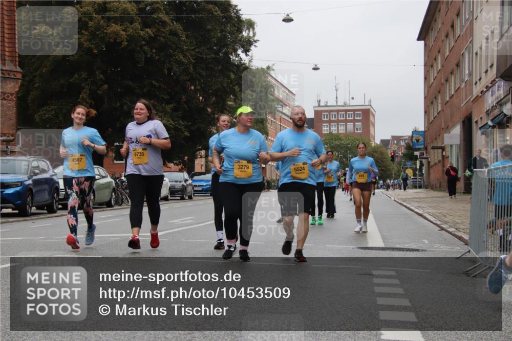 13.09.2026 - Kiel Lauf Markus Tischler http://msf.ph/oto/10453509 13.09.2026 09:56:30 Fleethörn 6735, 4567, 3279, 5524, 818 meine-sportfotos.de