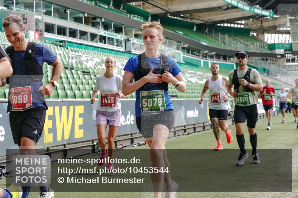 13.09.2026 - 21. swb-Marathon Bremen Michael Burmester http://msf.ph/oto/10453544 13.09.2026 12:51:34 Laufen im Stadion 235, 335, 734, 771, 863, 1043, 1125, 1146, 1162, 1232, 1455, 1492, 1510, 1513, 1613, 1955, 1970, 1998, 2008, 2130, 2291, 2295, 2360, 2442, 2444, 2447, 2498, 2759, 2847, 3085, 3440, 3484, 3566, 3647, 3703, 3808, 3830, 3899, 3959, 3988, 4023, 4165, 4283, 4368, 4429, 4473, 4475, 4559, 4571, 4573, 4582, 4727, 4781, 4782, 4888, 4895, 5066, 5079, 5152, 5155, 5168, 5314, 5379, 5521, 5532, 5620, 5627, 5636, 5696, 6267, 6274, 6471, 6668, 6901, 8033, 8798 meine-sportfotos.de