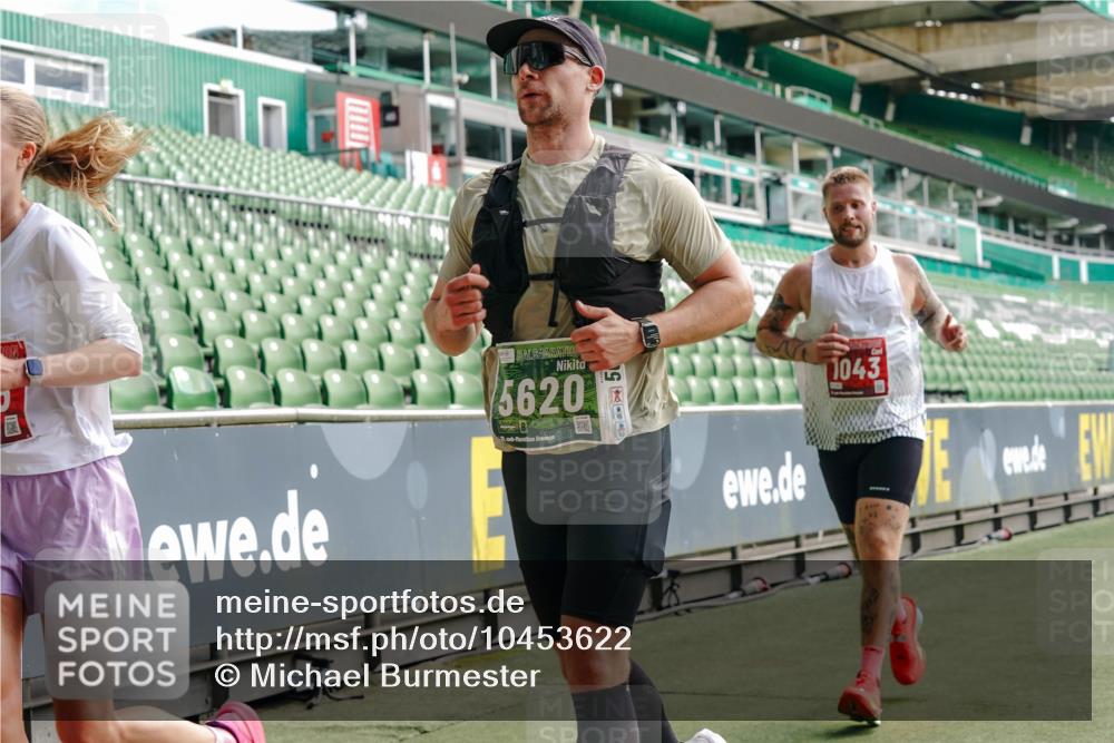 13.09.2026 - 21. swb-Marathon Bremen Michael Burmester http://msf.ph/oto/10453622 13.09.2026 12:51:36 Laufen im Stadion 235, 335, 734, 771, 863, 1043, 1125, 1146, 1162, 1232, 1455, 1492, 1510, 1513, 1613, 1955, 1970, 1998, 2008, 2130, 2291, 2295, 2360, 2442, 2444, 2447, 2498, 2759, 2847, 3085, 3440, 3484, 3566, 3647, 3703, 3808, 3830, 3899, 3959, 3988, 4023, 4165, 4283, 4368, 4429, 4473, 4475, 4559, 4571, 4573, 4582, 4727, 4781, 4782, 4888, 4895, 5066, 5079, 5152, 5155, 5168, 5314, 5379, 5521, 5532, 5620, 5627, 5636, 5696, 6267, 6274, 6471, 6668, 6901, 8033, 8798 meine-sportfotos.de