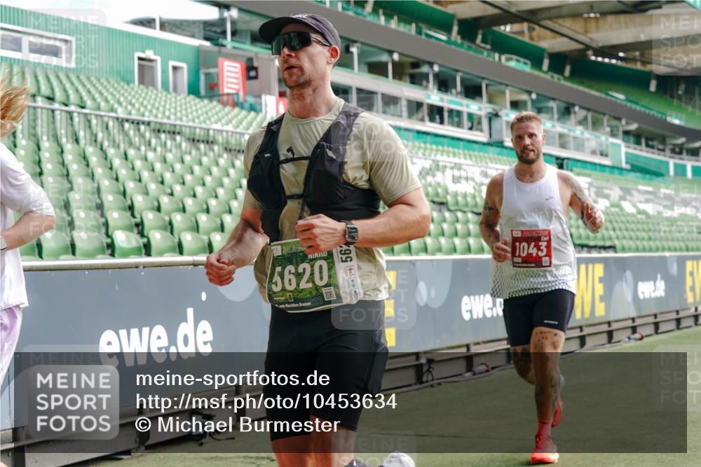13.09.2026 - 21. swb-Marathon Bremen Michael Burmester http://msf.ph/oto/10453634 13.09.2026 12:51:36 Laufen im Stadion 235, 335, 734, 771, 863, 1043, 1125, 1146, 1162, 1232, 1455, 1492, 1510, 1513, 1613, 1955, 1970, 1998, 2008, 2130, 2291, 2295, 2360, 2442, 2444, 2447, 2498, 2759, 2847, 3085, 3440, 3484, 3566, 3647, 3703, 3808, 3830, 3899, 3959, 3988, 4023, 4165, 4283, 4368, 4429, 4473, 4475, 4559, 4571, 4573, 4582, 4727, 4781, 4782, 4888, 4895, 5066, 5079, 5152, 5155, 5168, 5314, 5379, 5521, 5532, 5620, 5627, 5636, 5696, 6267, 6274, 6471, 6668, 6901, 8033, 8798 meine-sportfotos.de