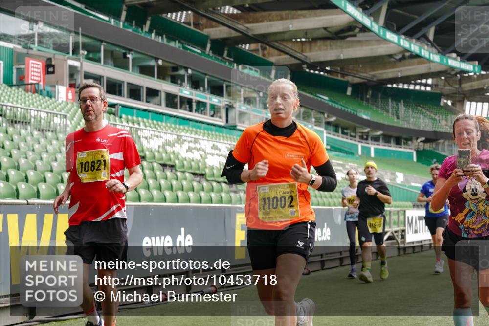 13.09.2026 - 21. swb-Marathon Bremen Michael Burmester http://msf.ph/oto/10453718 13.09.2026 10:32:08 Laufen im Stadion 10067, 10141, 10146, 10203, 10222, 10226, 10227, 10243, 10246, 10249, 10255, 10256, 10284, 10322, 10365, 10372, 10379, 10410, 10443, 10448, 10471, 10478, 10479, 10486, 10503, 10517, 10518, 10529, 10540, 10543, 10550, 10555, 10565, 10577, 10579, 10589, 10608, 10610, 10626, 10631, 10646, 10670, 10675, 10684, 10685, 10690, 10703, 10704, 10707, 10708, 10721, 10725, 10757, 10771, 10821, 10822, 10838, 11350, 11379 meine-sportfotos.de