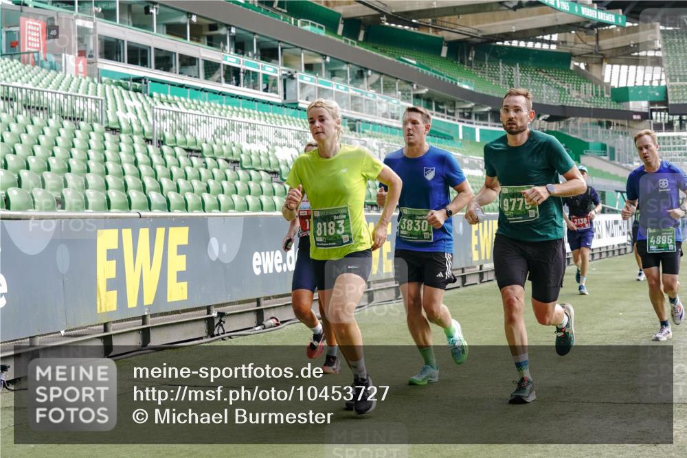 13.09.2026 - 21. swb-Marathon Bremen Michael Burmester http://msf.ph/oto/10453727 13.09.2026 12:51:40 Laufen im Stadion 107, 235, 335, 683, 734, 771, 863, 1043, 1125, 1146, 1162, 1232, 1455, 1492, 1510, 1513, 1613, 1955, 1970, 1998, 2008, 2130, 2295, 2442, 2444, 2447, 2498, 2759, 2767, 2847, 3085, 3336, 3440, 3448, 3484, 3566, 3647, 3703, 3808, 3830, 3899, 3959, 3988, 4023, 4165, 4283, 4368, 4429, 4473, 4475, 4559, 4571, 4573, 4582, 4727, 4781, 4782, 4888, 4895, 5066, 5079, 5152, 5155, 5168, 5314, 5379, 5521, 5532, 5620, 5627, 5636, 5696, 6267, 6274, 6471, 6668, 6901, 8033, 8798 meine-sportfotos.de