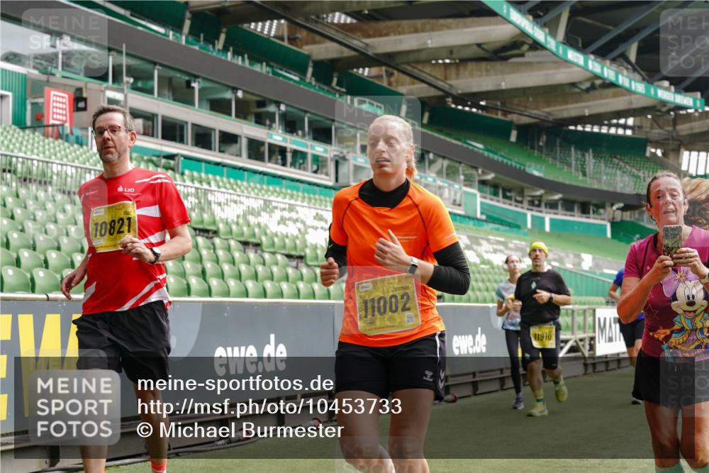 13.09.2026 - 21. swb-Marathon Bremen Michael Burmester http://msf.ph/oto/10453733 13.09.2026 10:32:08 Laufen im Stadion 10067, 10141, 10146, 10203, 10222, 10226, 10227, 10243, 10246, 10249, 10255, 10256, 10284, 10322, 10365, 10372, 10379, 10410, 10443, 10448, 10471, 10478, 10479, 10486, 10503, 10517, 10518, 10529, 10540, 10543, 10550, 10555, 10565, 10577, 10579, 10589, 10608, 10610, 10626, 10631, 10646, 10670, 10675, 10684, 10685, 10690, 10703, 10704, 10707, 10708, 10721, 10725, 10757, 10771, 10821, 10822, 10838, 11350, 11379 meine-sportfotos.de