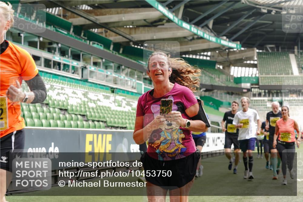 13.09.2026 - 21. swb-Marathon Bremen Michael Burmester http://msf.ph/oto/10453750 13.09.2026 10:32:09 Laufen im Stadion 10067, 10141, 10146, 10203, 10222, 10226, 10227, 10243, 10246, 10249, 10255, 10256, 10284, 10322, 10365, 10372, 10379, 10410, 10443, 10448, 10471, 10478, 10479, 10486, 10503, 10517, 10518, 10529, 10540, 10543, 10550, 10555, 10565, 10577, 10579, 10589, 10608, 10610, 10626, 10631, 10646, 10670, 10675, 10684, 10685, 10690, 10703, 10704, 10707, 10708, 10721, 10725, 10757, 10771, 10821, 10822, 10838, 11350, 11379 meine-sportfotos.de