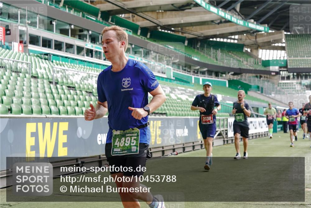 13.09.2026 - 21. swb-Marathon Bremen Michael Burmester http://msf.ph/oto/10453788 13.09.2026 12:51:42 Laufen im Stadion 107, 235, 335, 683, 734, 771, 792, 863, 1033, 1043, 1125, 1146, 1162, 1232, 1455, 1492, 1510, 1513, 1613, 1955, 1970, 1998, 2008, 2130, 2295, 2442, 2444, 2447, 2480, 2498, 2759, 2767, 2847, 3085, 3336, 3440, 3448, 3484, 3566, 3703, 3808, 3830, 3899, 3959, 3988, 4023, 4165, 4283, 4368, 4429, 4473, 4475, 4559, 4571, 4573, 4582, 4727, 4781, 4782, 4888, 4895, 5066, 5079, 5152, 5155, 5168, 5314, 5379, 5521, 5532, 5620, 5627, 5696, 6274, 6471, 6668, 6901, 8033, 8798 meine-sportfotos.de