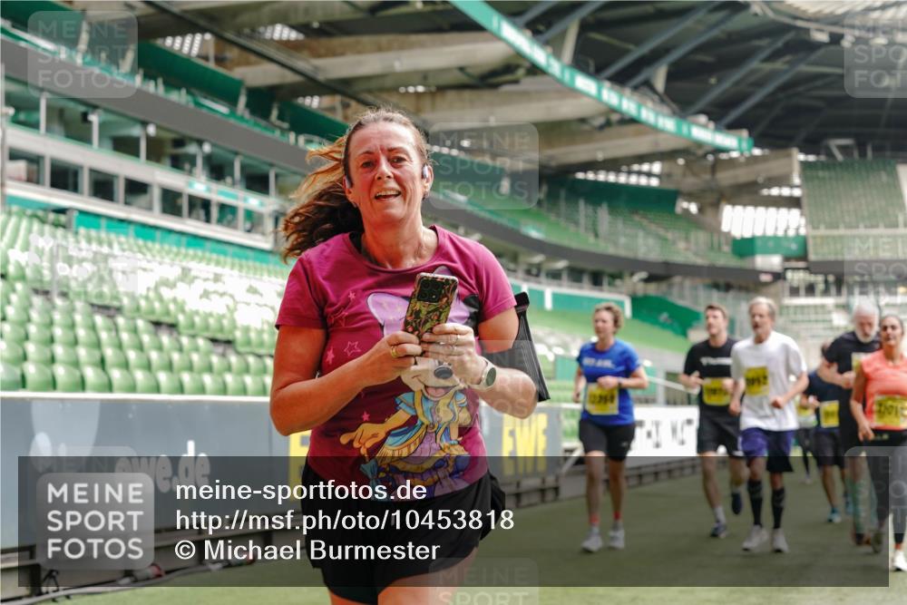 13.09.2026 - 21. swb-Marathon Bremen Michael Burmester http://msf.ph/oto/10453818 13.09.2026 10:32:09 Laufen im Stadion 10067, 10141, 10146, 10203, 10222, 10226, 10227, 10243, 10246, 10249, 10255, 10256, 10284, 10322, 10365, 10372, 10379, 10410, 10443, 10448, 10471, 10478, 10479, 10486, 10503, 10517, 10518, 10529, 10540, 10543, 10550, 10555, 10565, 10577, 10579, 10589, 10608, 10610, 10626, 10631, 10646, 10670, 10675, 10684, 10685, 10690, 10703, 10704, 10707, 10708, 10721, 10725, 10757, 10771, 10821, 10822, 10838, 11350, 11379 meine-sportfotos.de
