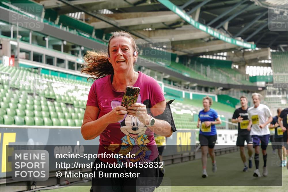 13.09.2026 - 21. swb-Marathon Bremen Michael Burmester http://msf.ph/oto/10453832 13.09.2026 10:32:09 Laufen im Stadion 10067, 10141, 10146, 10203, 10222, 10226, 10227, 10243, 10246, 10249, 10255, 10256, 10284, 10322, 10365, 10372, 10379, 10410, 10443, 10448, 10471, 10478, 10479, 10486, 10503, 10517, 10518, 10529, 10540, 10543, 10550, 10555, 10565, 10577, 10579, 10589, 10608, 10610, 10626, 10631, 10646, 10670, 10675, 10684, 10685, 10690, 10703, 10704, 10707, 10708, 10721, 10725, 10757, 10771, 10821, 10822, 10838, 11350, 11379 meine-sportfotos.de
