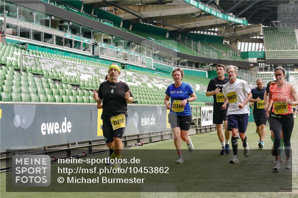 13.09.2026 - 21. swb-Marathon Bremen Michael Burmester http://msf.ph/oto/10453862 13.09.2026 10:32:10 Laufen im Stadion 10067, 10141, 10146, 10203, 10222, 10226, 10227, 10243, 10246, 10249, 10255, 10256, 10284, 10322, 10365, 10372, 10379, 10410, 10443, 10448, 10471, 10478, 10479, 10486, 10503, 10517, 10518, 10529, 10540, 10543, 10550, 10555, 10565, 10577, 10579, 10589, 10608, 10610, 10626, 10631, 10646, 10670, 10675, 10684, 10685, 10690, 10703, 10704, 10707, 10708, 10721, 10725, 10757, 10771, 10821, 10822, 10838, 11350, 11379 meine-sportfotos.de
